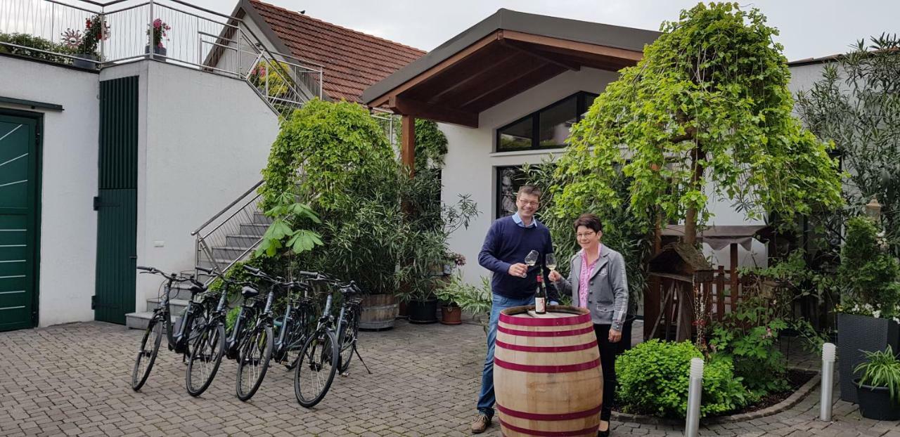 Weingut Familie Bauer Hotel Grossriedenthal Eksteriør billede